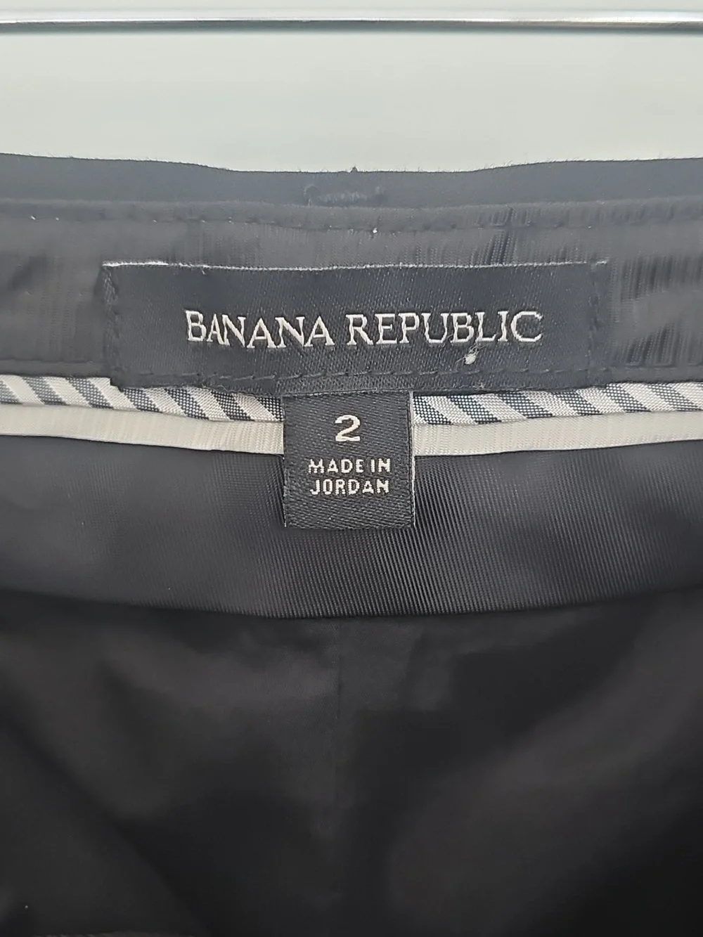 Banana Republic Black Chinos - Slim Classic Womens Work Pants. Size 2 - Picture 5 of 11